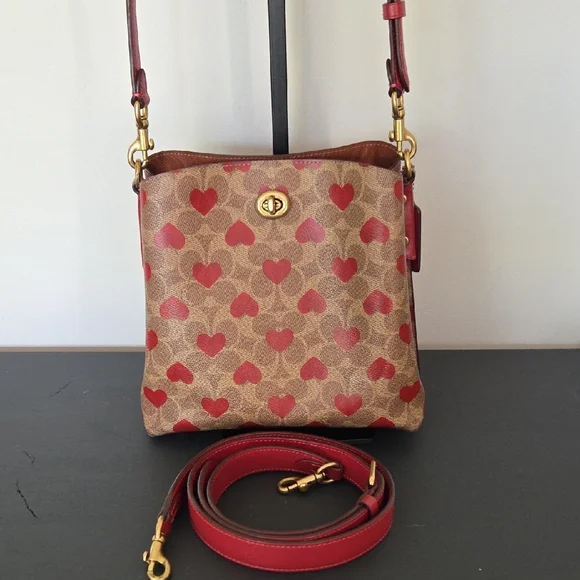 Willow Bucket Bag In Signature Canvas With Heart Print
C8389 - Picture 1 of 16